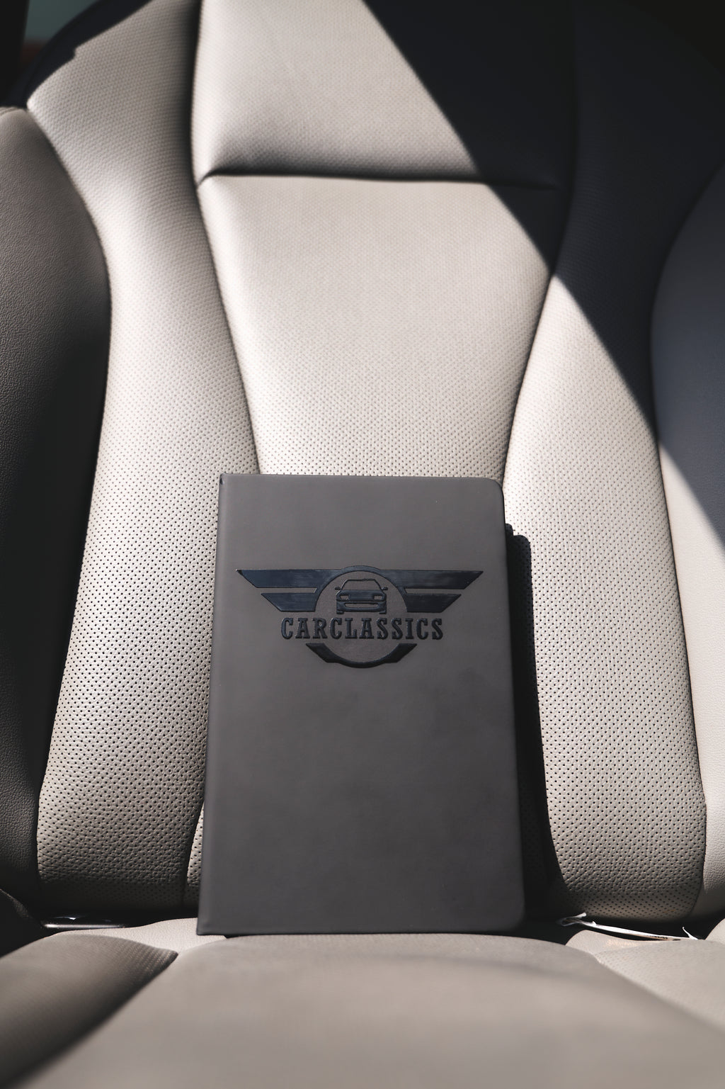 Carclassics Fekete Logós Jegyzetfüzet